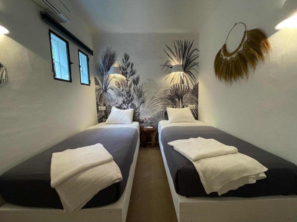 Ipunga Ibiza - Adults Only Villa Cala Llonga  Bagian luar foto