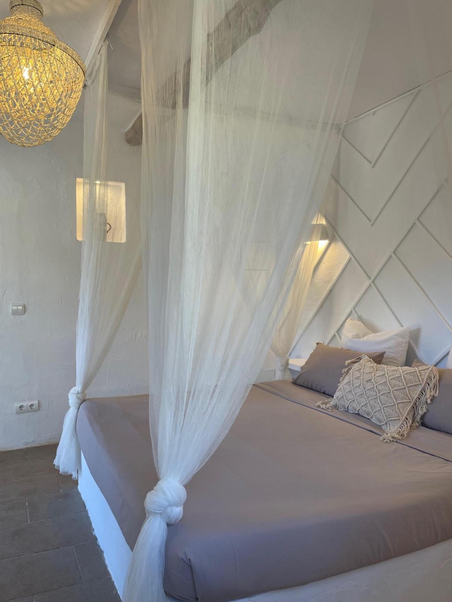 Ipunga Ibiza - Adults Only Villa Cala Llonga  Bagian luar foto